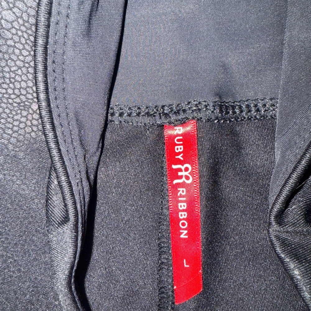 Ruby Ribbon Black Leggings - Picture 3 of 5